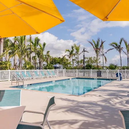 Sugarloaf Key Rv Resort & Cottages